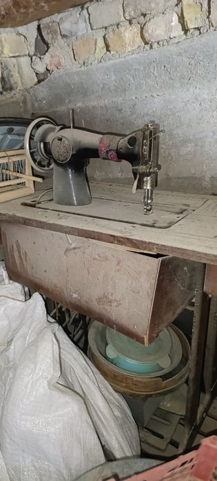 Тикув машинаси ишлайди Наманган Шахрида