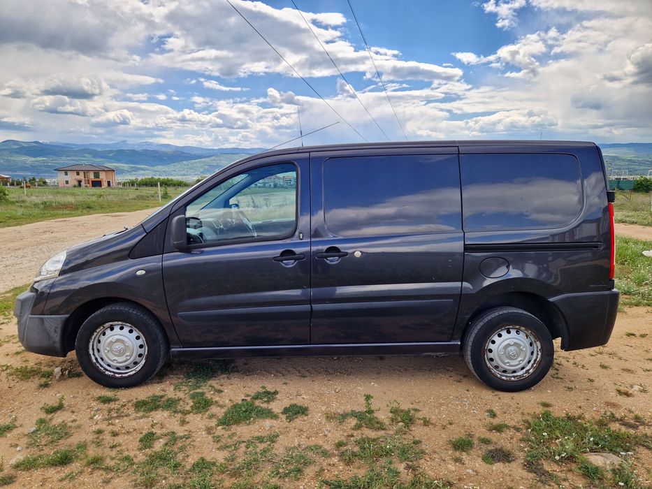 Продавам toyota proace телефон 0898502777