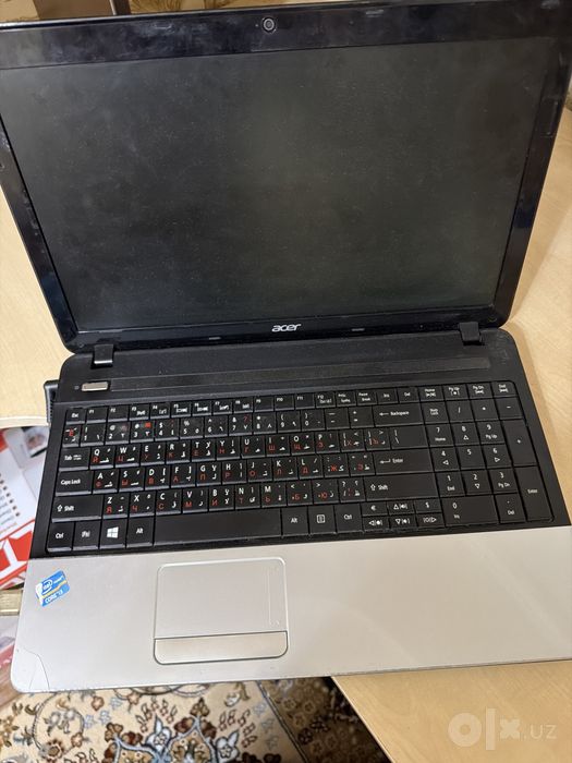 Ноутбук Acer TravelMate P253 / Core i3 / 4 ГБ ОЗУ