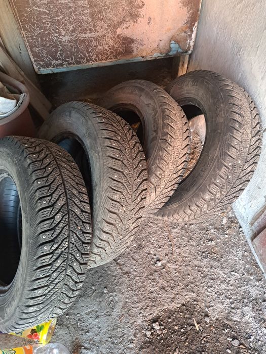 Зимняя резина на 13.