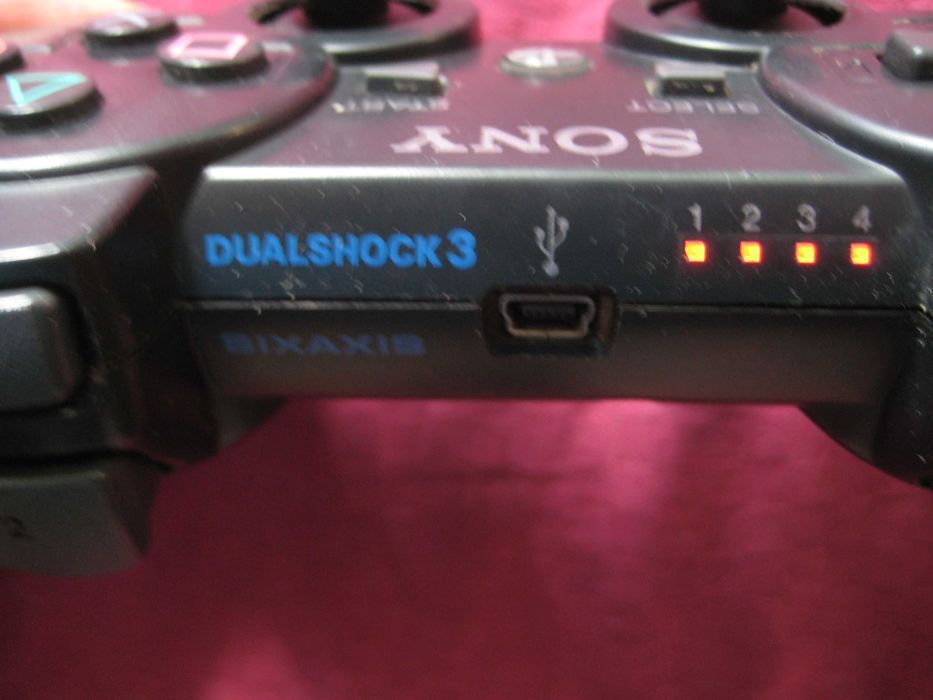 Продавам оригинален Dualshock джойстик-контролер за Ps3