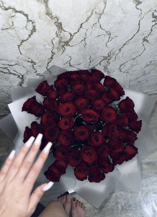 букет цветов на 8 марат