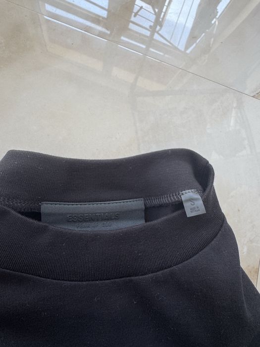 Titlu: Tricou Essentials Fear of God Negru – S