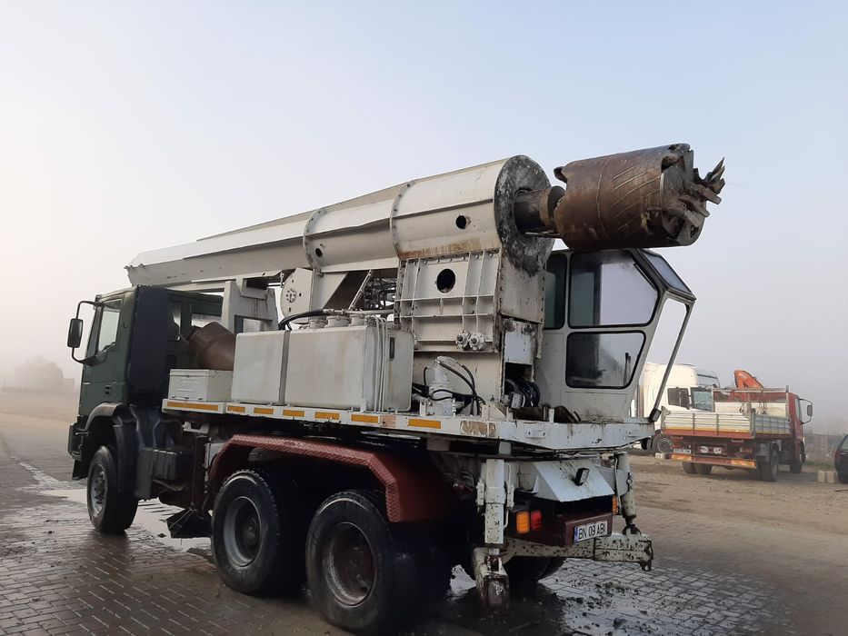 Piloni fântâni foraje