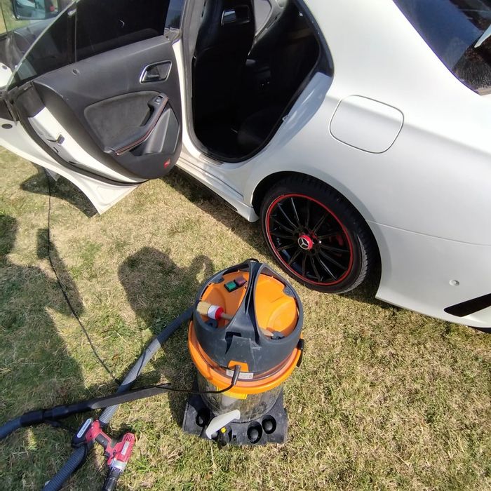 Пране на мека мебел, матраци, дивани, килими и автомобили.