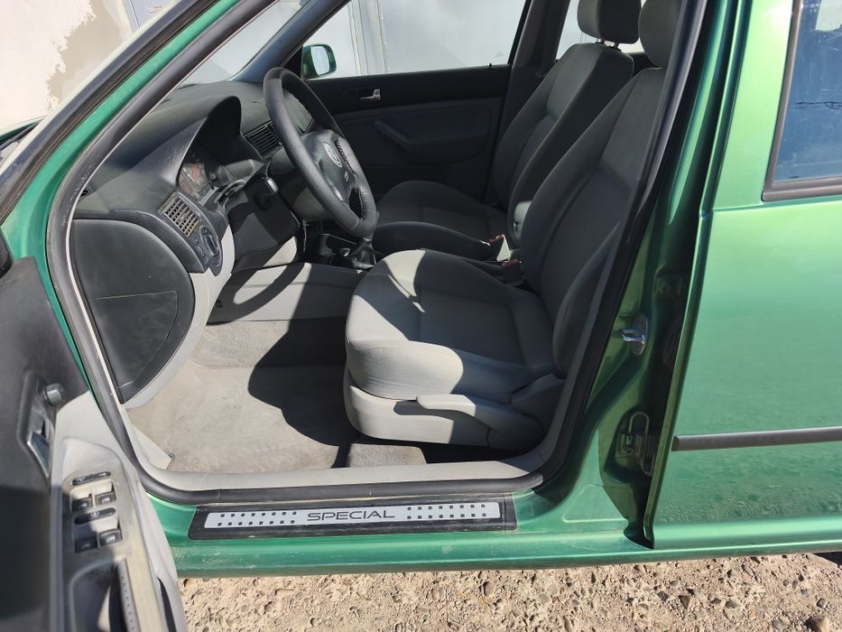 VW Volkswagen Golf  IV SPECIAL, 1.6 MPI  105 CP  euro 4, 2002, aer condiționat, unic proprietar România