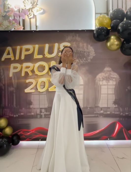 Элегантное белое платье