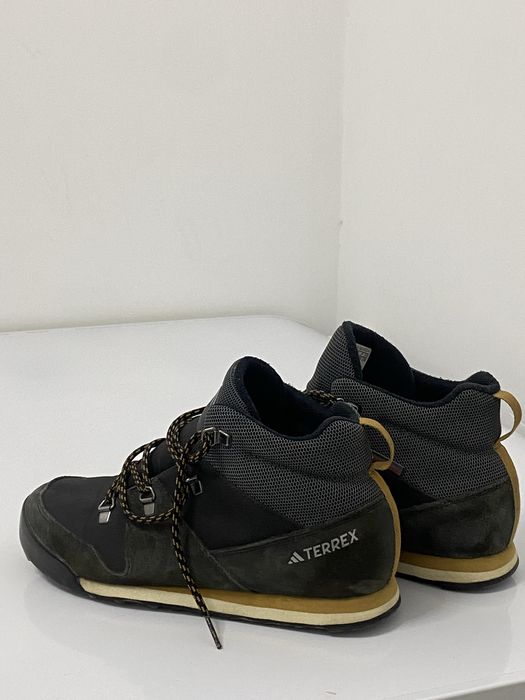 Продам Кросы Adidas Terrex