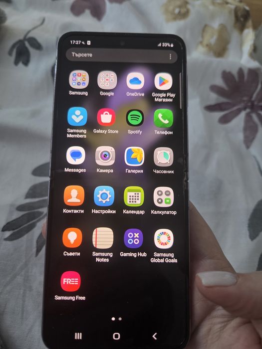 Продавам Samsung flip 4