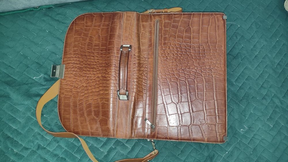 Кожаный портфель