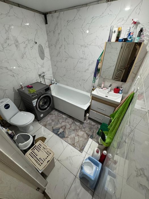 Продам 3х.комнатную квартиру.Косметический ремонт, крыша не течёт.