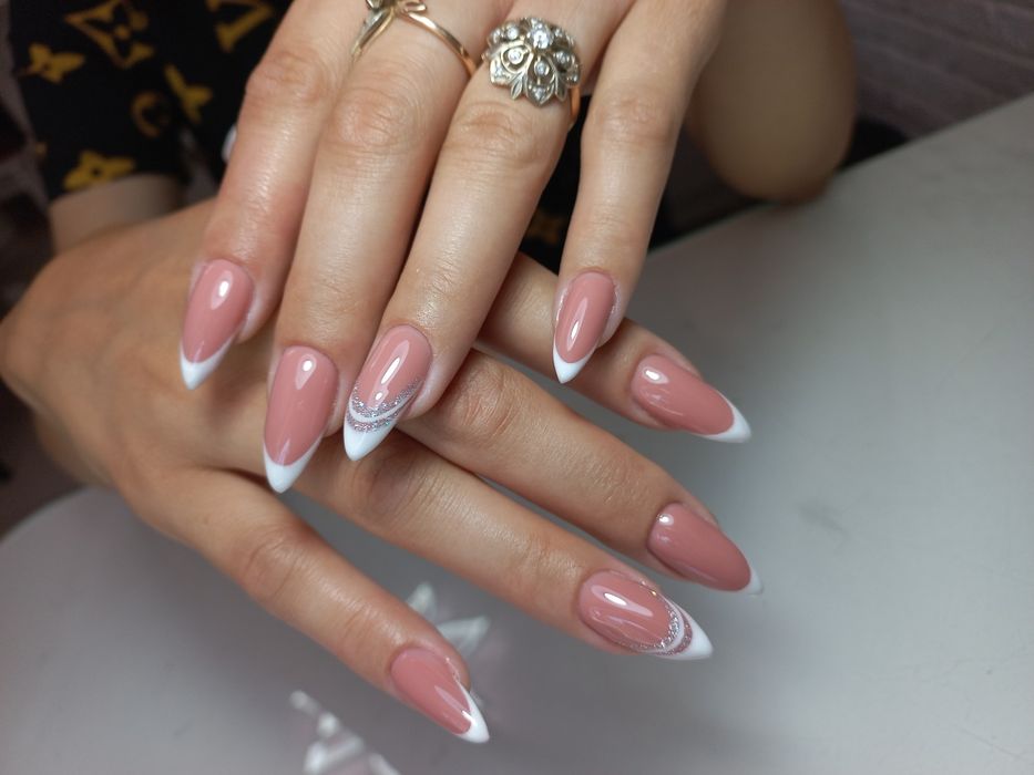 Запишитесь на маникюр