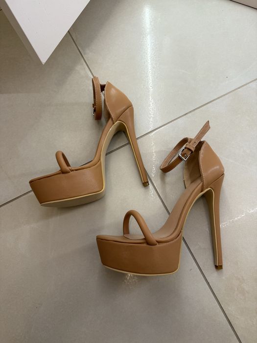 Налични дамски сандали на висок ток 37 номер