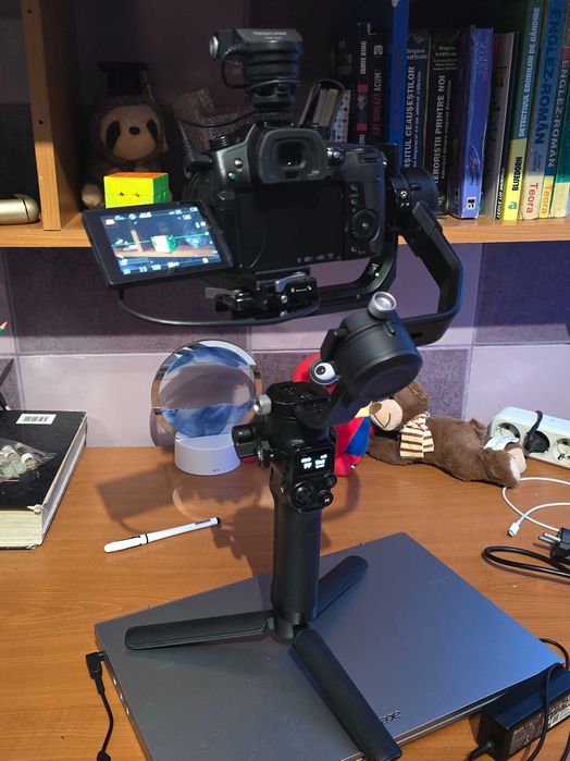Kit filmare Panasonic GH5 + Panasonic 12-60mm + stabilizator DJI SC2 + microfon Tascam 2m-tx + card 128gb.