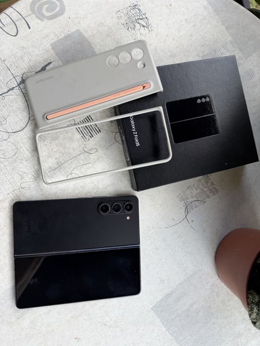 Samsung Galaxy Fold 5