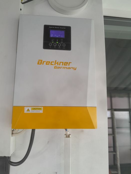Vand controler pentru panou solar plus 1 pacuri de bateri facute la comanda 5,5kilowati