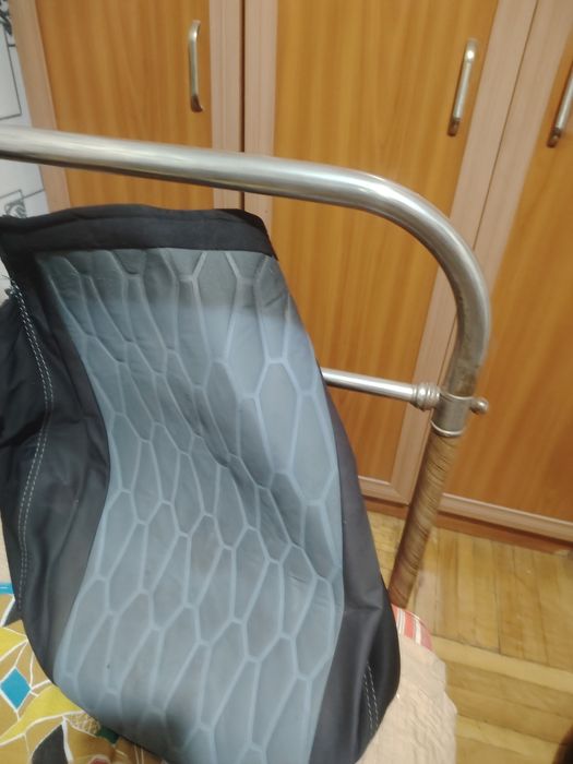 Продаются чехлы и полики б/у. Спарк.