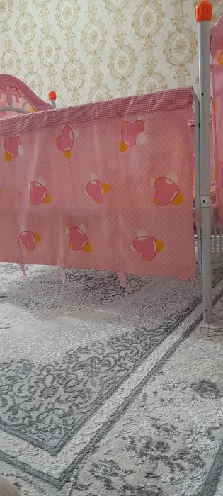 Кроват для  девчонок