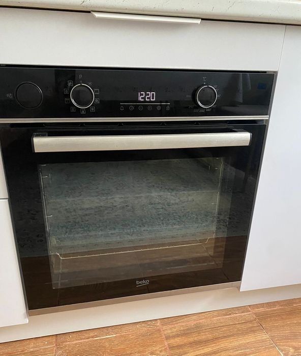 Духовой шкаф BEKO