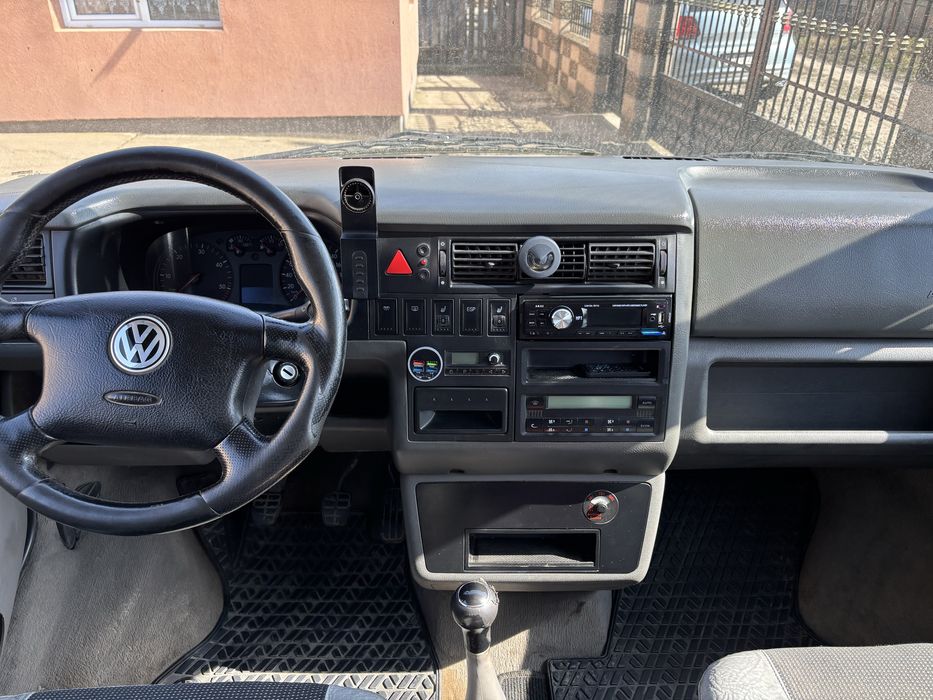 Vând :Volkswagen Multivan 2.5TDI