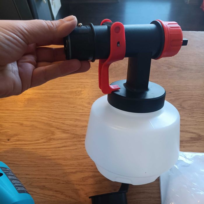 НОВ! HVLP пистолет за боядисване 700W с контейнер 1200 мл