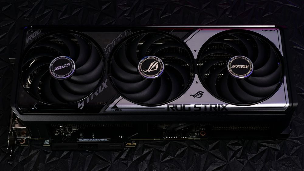 2г гаранция! RTX 5070 Ti 16GB Asus ROG Strix OC