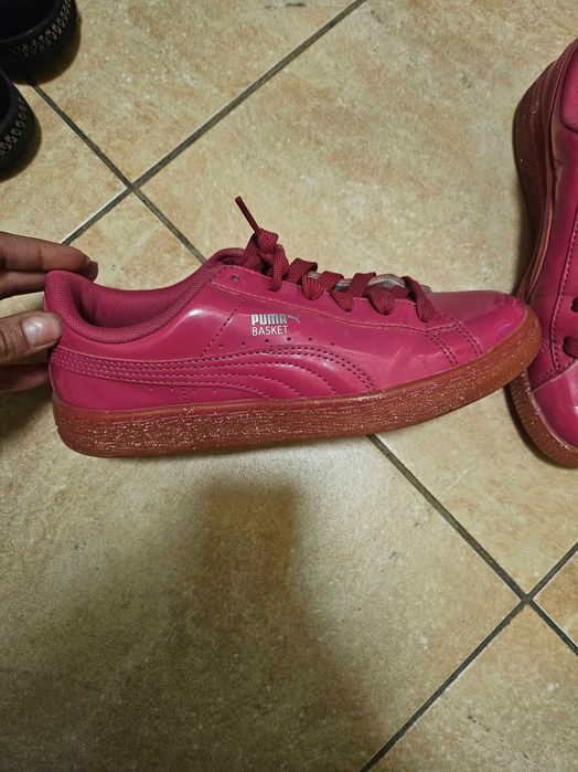 Два чифта обувки спортни и сандали на ток в добро съсътояние