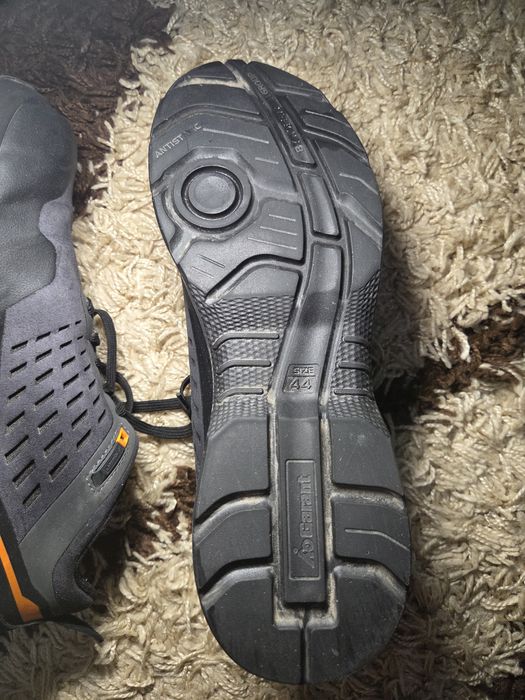 Pantofi de protecție GARANT 44 Nou
