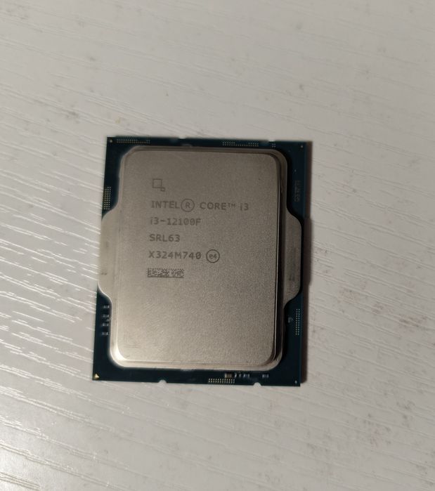 Процессор i3 - 12100f