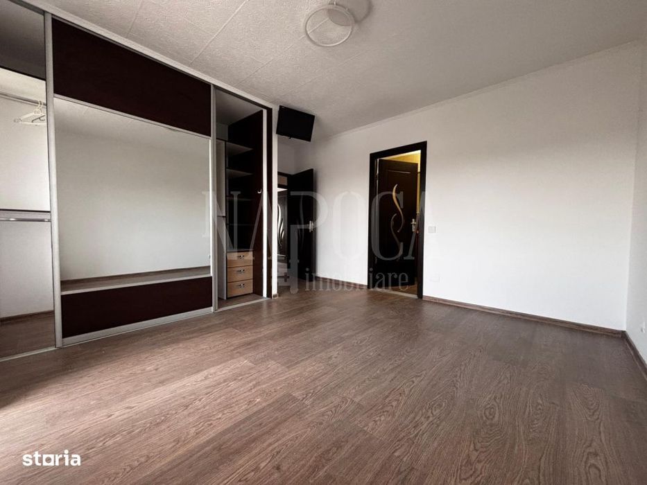 Apartament 4 camere de vanzare in Floresti