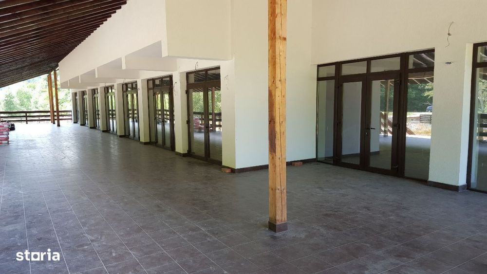 Pensiune / Hotel in Voineasa si 11 561 mp teren intravilan