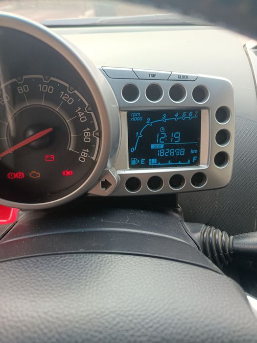 Spark sotiladi srochniy