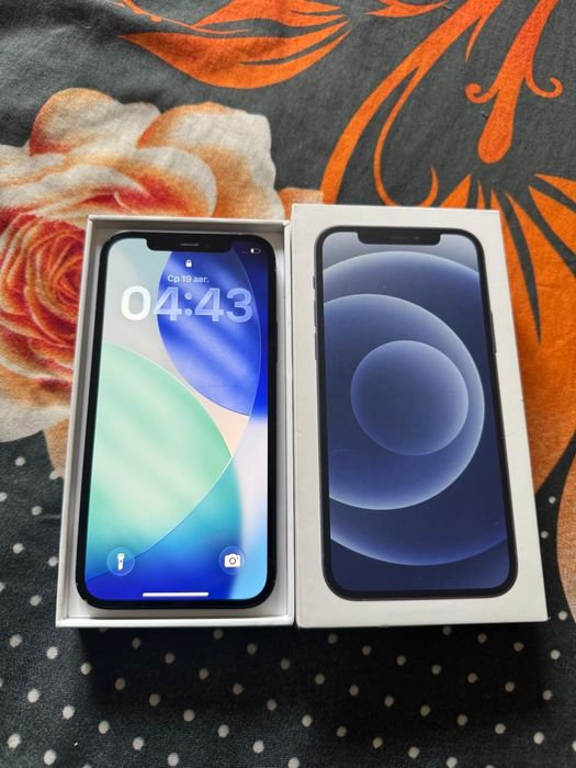 Продам IPhone 12