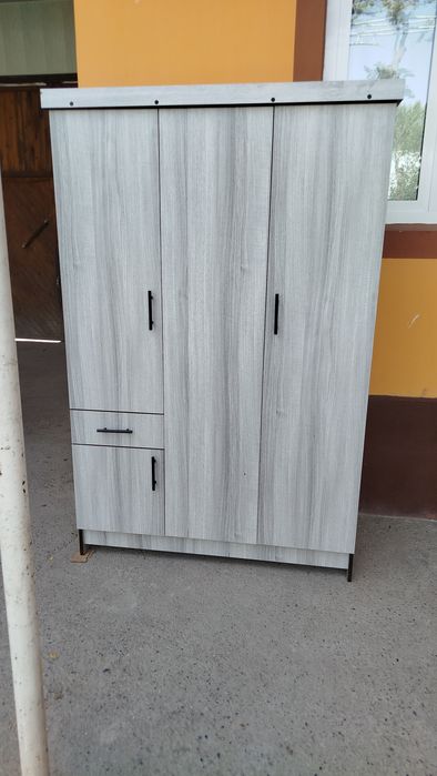 3 eshikli 50% laminat shkaflar