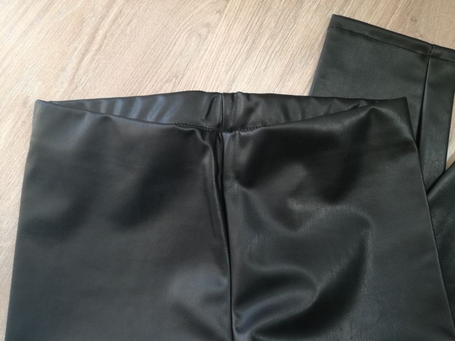 H&M клин от кожа- Нов размер XS