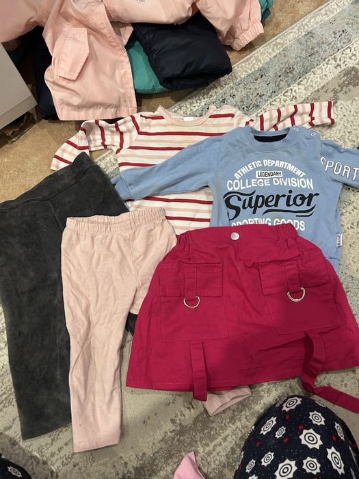 Отдам детские вещи за  шоколадку