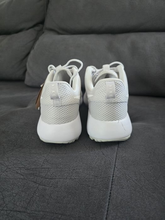 Маратонки Nike чисто.нови