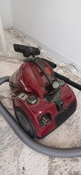 Продам б/у пылесос на запчасти