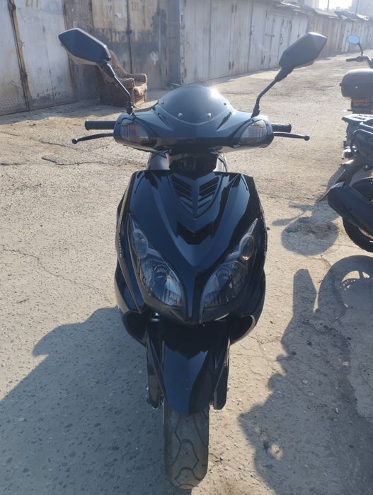 Продаю скутер в хорошем состоянии срочно,прошу 650$ договоримся