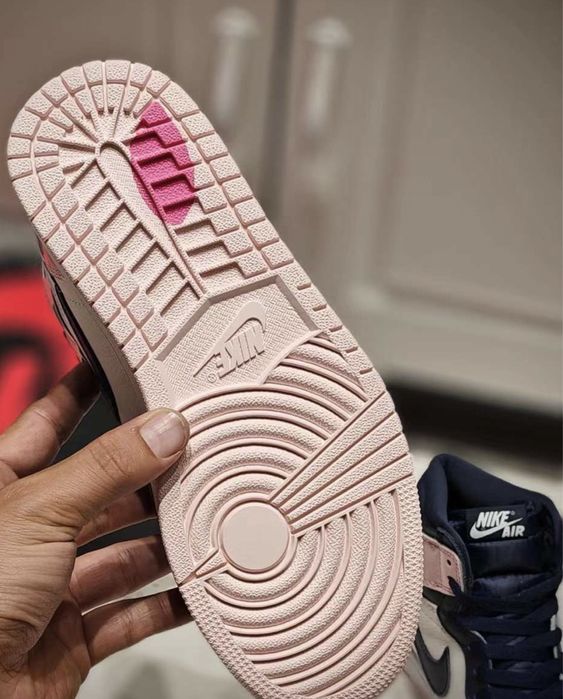 Air Jordan 1 High Atmosphere Pink