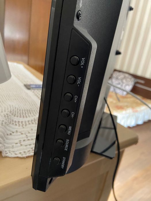 Телевизор Sharp 22 инча