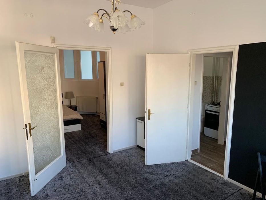 Apartament central cu 2 camere de inchiriat