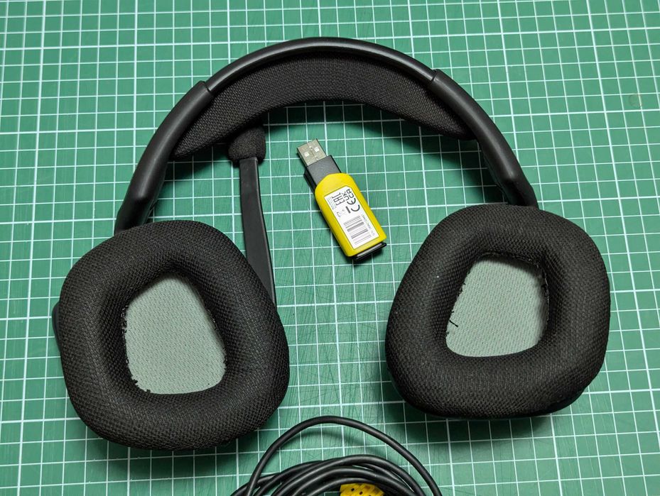 Vand casti gaming true wireless Corsair Void ELITE surround 7.1 carbon