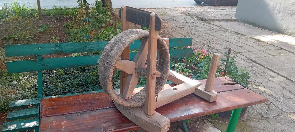 Стар автентичен чакрък.