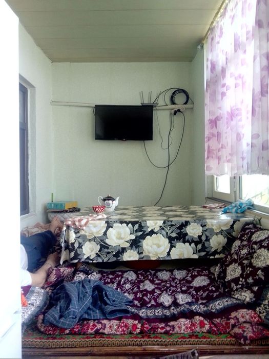 УчТепа туманида 2- хоналик квартира сотилади