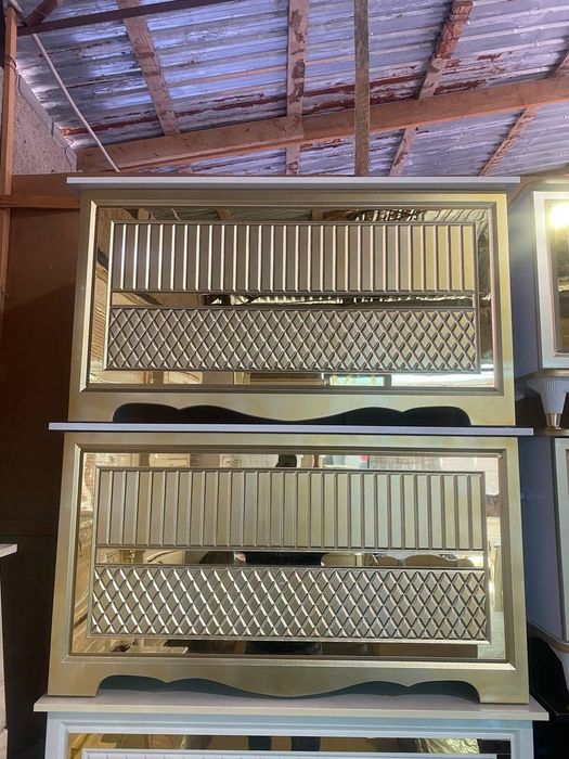 Sandiq va oyoq kiyim pastafka kampilik