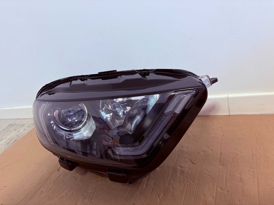 Far dreapta led Ford Ecosport facelift dupa 2020 cod MN15-13E014-CD