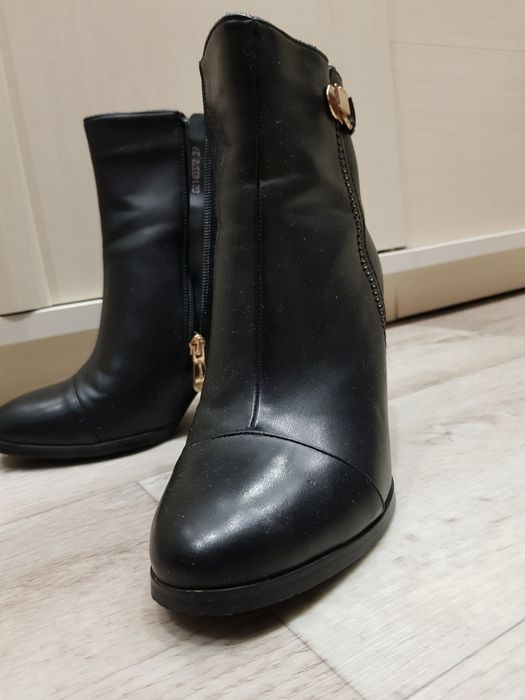 Продам женские ботильоны