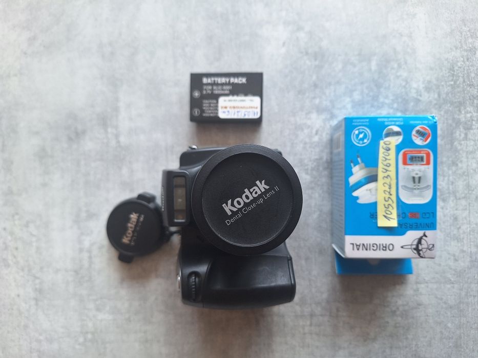 Kodak Easyshare DX6490 дигитална камера със зарядно и карта памет