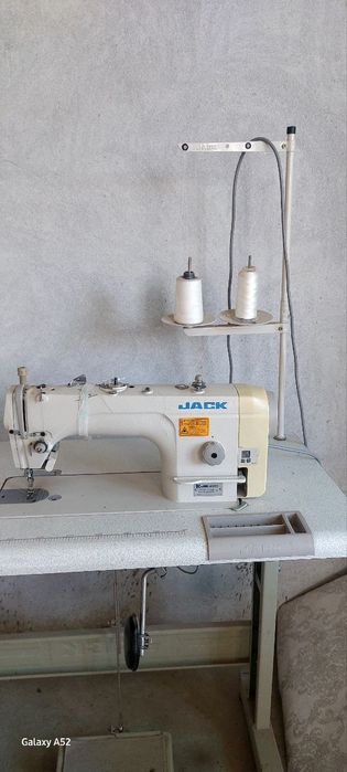 Tikuv mashinasi sotiladi holati zor